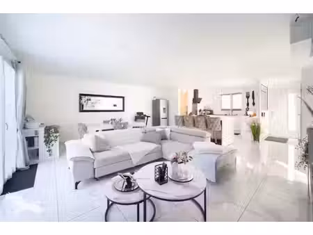 vente maison 5 pièces 115 m² à saint-yzan-de-soudiac (33920)  242 820 €