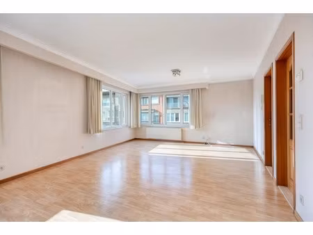 appartement te koop in burcht met 2 slaapkamers