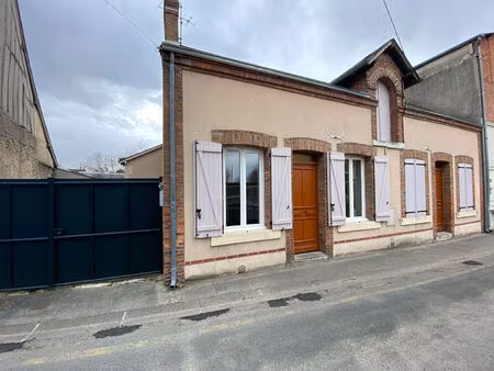 location maison 3 pièces 70 m² à aubigny-sur-nère (18700)