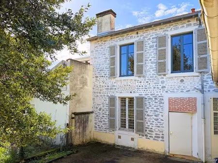 vente maison 5 pièces 130 m² à pau (64000)  275 000 €