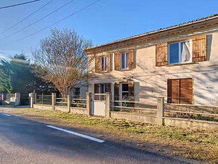 ambès - maison à fort potentiel avec jardin / 5 pièces