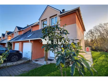 vente maison à elbeuf (76500) : à vendre / 101m² elbeuf