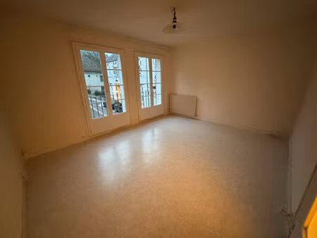 location appartement 3 pièces 60 m² à aubigny-sur-nère (18700)