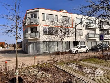 appartement op het nevenplein met drie slaapkamers!