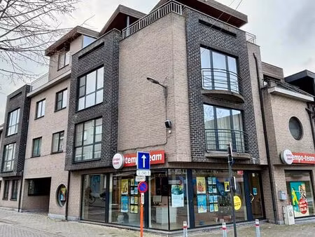 vernieuwd 2-slaapkamerappartement in bornem-centrum