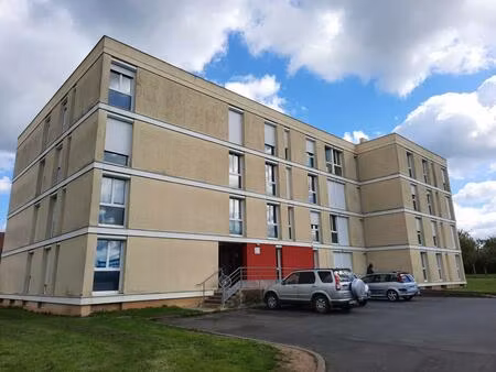 location appartement 1 pièce 35 m² à la châtre (36400)