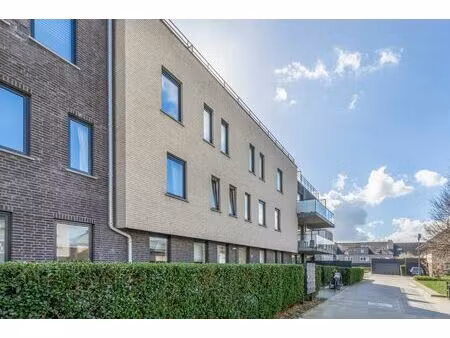 gelijkvloers appartement met tuintje