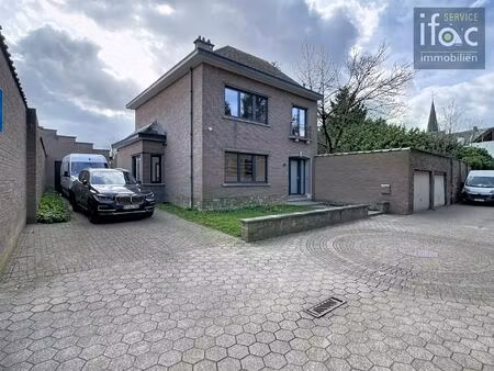 volledig vernieuwd woning  grote garage  tuin  3 gr slpks