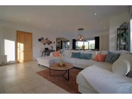 ruime villa met 3 slpk en grote tuin