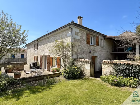 vente maison 8 pièces 194 m² à angouleme (16000)  325 000 €