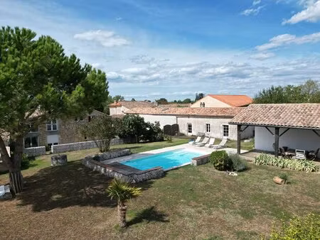 propriété familiale avec gîte et vue sur les vignes