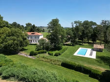 demeure d'exception au bord de la dordogne