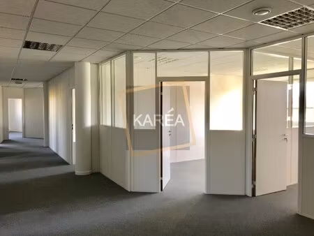 location local professionnel 285m² magny le hongre 77700