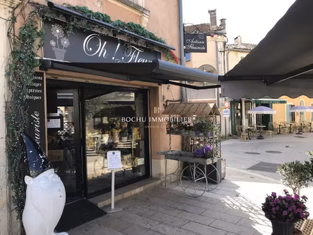 local commercial - place de la liberté - castelnau le lez