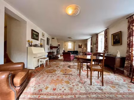 vente maison 8 pièces 214 m² à port-lesney (39330)  420 000 €