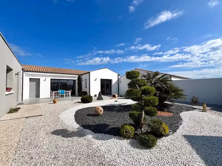 vente maison 5 pièces 137 m² à chaniers (17610)  399 000 €