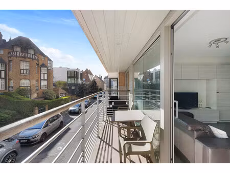 appartement te koop in knokke-heist met 2 slaapkamers