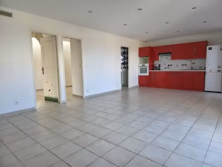 a vendre - appartement t3 + parking au barcarès à deux pas de la mer