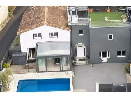 villa contemporaine unique avec piscine et studio