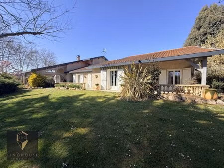 villa architecte - 300 m2 - piscine - hangar - belles prestations