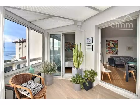 appartement contemporain avec vue sur l’océan