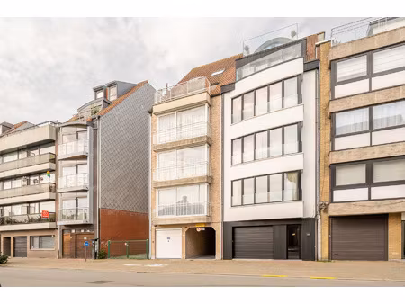 appartement te koop in knokke-heist met 2 slaapkamers