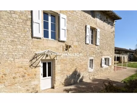 demeure d'exception - parc  piscine et grange amenageable au coeur du village