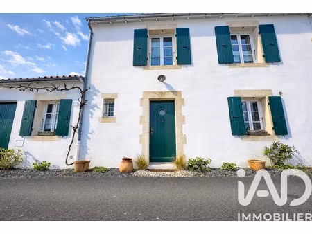 maison de ville à ars-en-ré (17590)