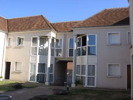 location appartement 3 pièces 56 m² à chabris (36210)