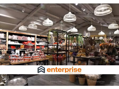 location local commercial