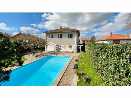 est lyonnais maison cossue de 169 m2 sur terrain de 821 m2  avec picsine  a decouvrir sans