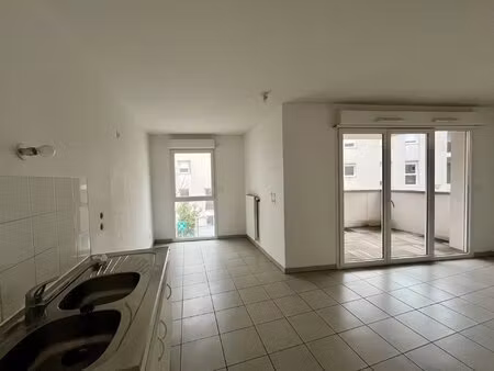 t3 irigny-le-haut  balcon + parking