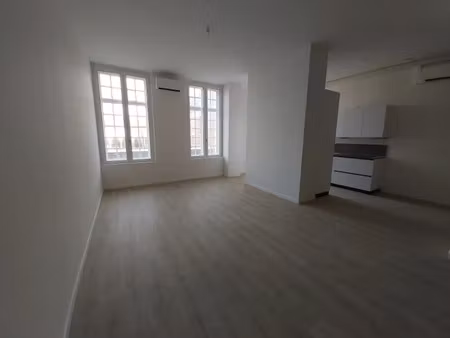 location appartement 4 pièces 92.7 m² à arras (62000)  1 373 €