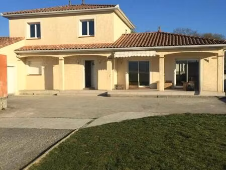 maison familiale 6 chambres – lumineuse et spacieuse