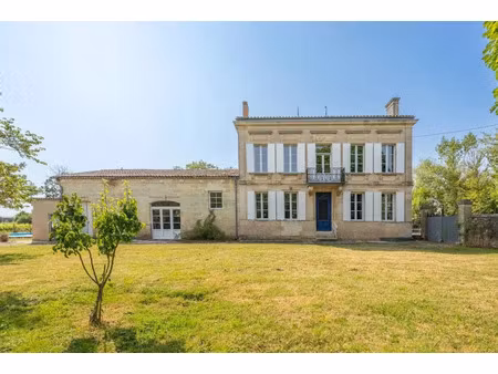 vente propriété 9 pièces 400 m² à ambès (33810)  585 000 €