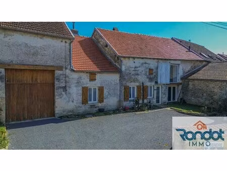 maison 6 pièces / 4 chambres / 140 m2 / 550 m2 terrain + grange
