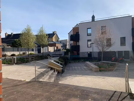 location bureaux et commerces à saint-gilles (35590) : à louer / 47m² saint-gilles