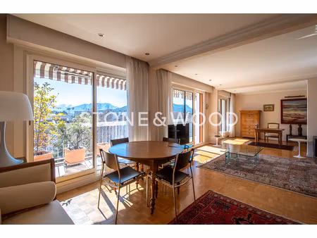 grand appartement avec vue dégagée