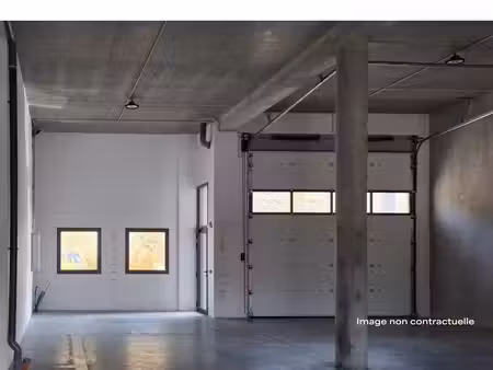 local à vendre poisy : design  hauteur et visibilité pour vos