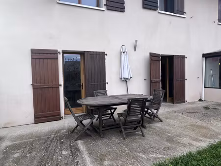 appartement t2 bis meublé dans maison avec terrasse et petit