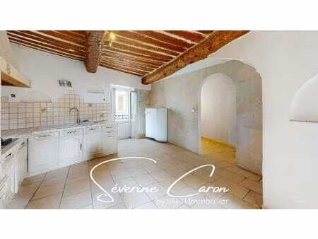 maison de village à carnoules – 62 m² avec cave et potentiel !.