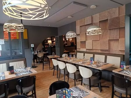 vente commerce 6 pièces 258 m² condé-en-normandie (14110)