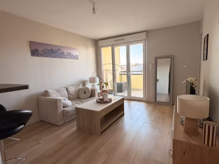 t2 33m2 refait à neuf