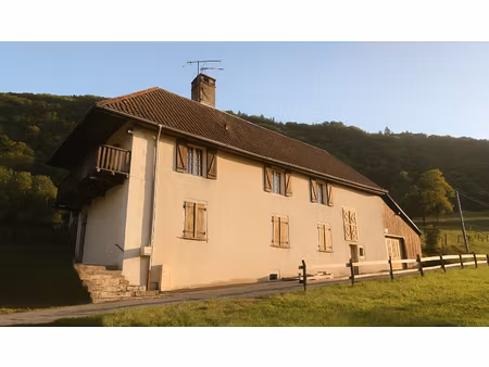 maison à rénover - vue dégagée - vuillafans