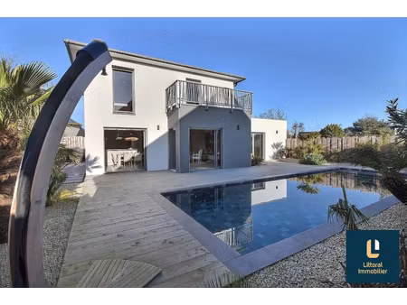 exceptionnelle maison de standing à etables sur mer  piscine et spa