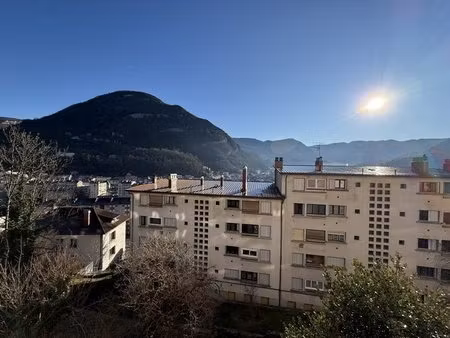 saint-claude  proche de la gare  appartement type 4 avec garage