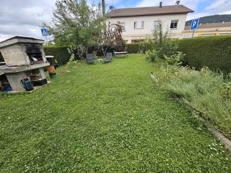 appartement f3 avec garages  terrasse couverte et jardin