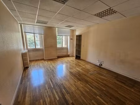 locaux / bureaux de 260 m2