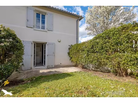 vente appartement 3 pièces 65 m² à saintes (17100)  152 640 €