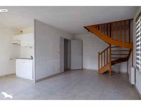 vente appartement 3 pièces 65 m² à saintes (17100)  152 640 €